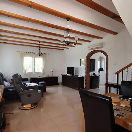 Mira Rosa Segaria - - 3 Double Bedroom *